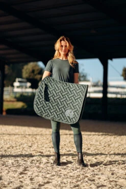 Horze Oslo Dressurschabracke 14 Horze Oslo Dressurschabracke -Horze Verkaufsgeschäft 17415 clgr 03