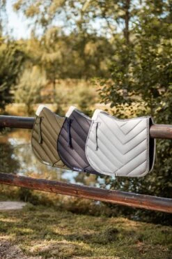 Horze Victoria Vielseitigkeitsschabracke -Horze Verkaufsgeschäft 17420 bkgr 04