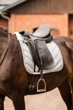 Horze Victoria Dressurschabracke -Horze Verkaufsgeschäft 17430 twg 04