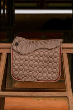 Horze Kenya Dressurschabracke -Horze Verkaufsgeschäft 17454 753 06