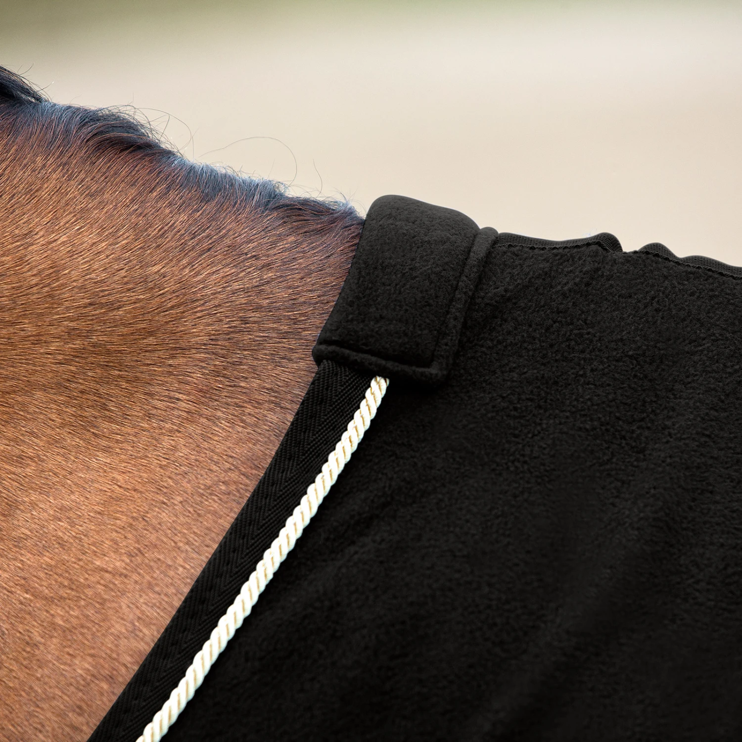 Horze Fleece Turnier Abschwitzdecke 4 Horze Fleece Turnier Abschwitzdecke – Bild 4