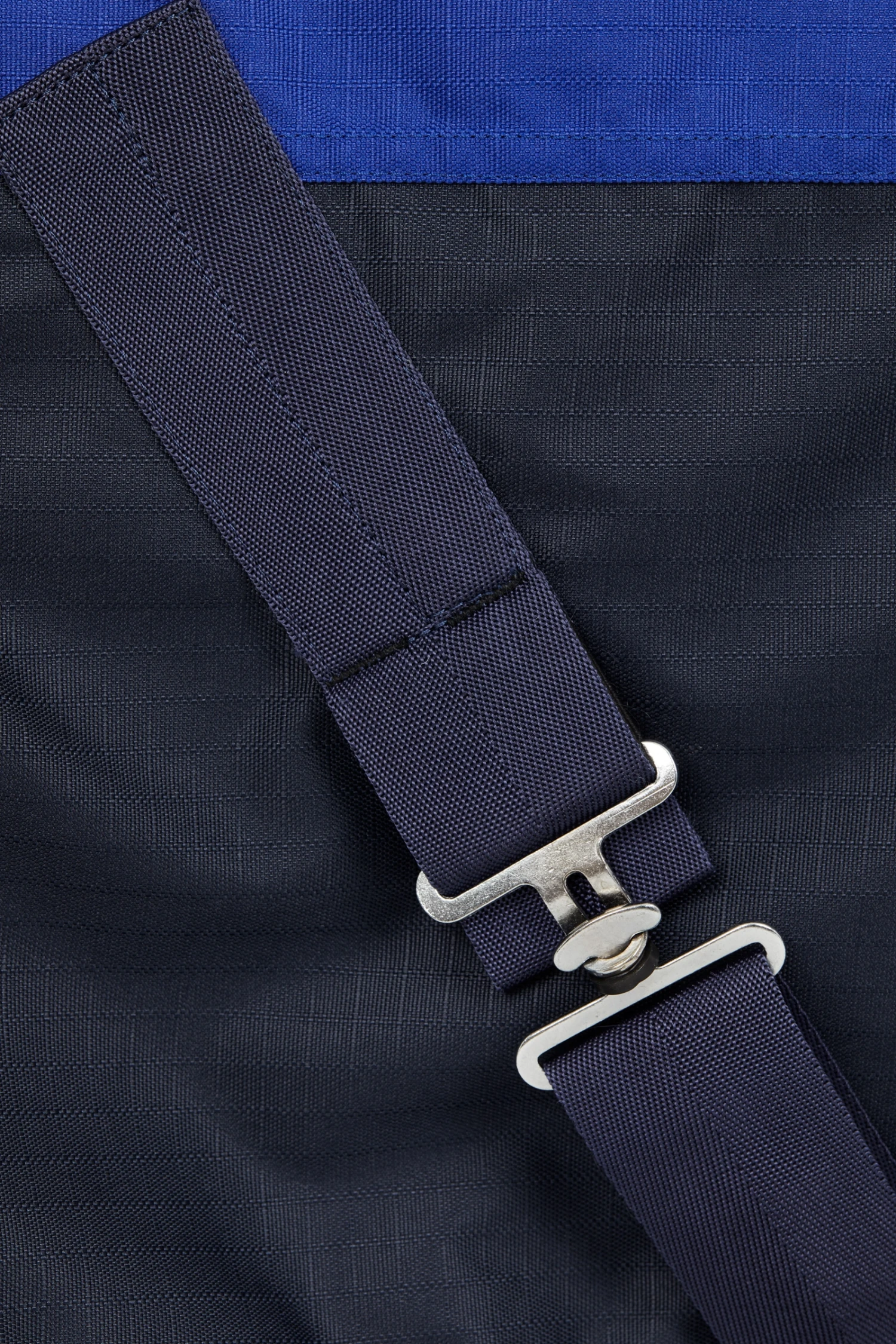 Horze Leichte 600D Weidedecke Mit Fleece-Futter 8 Horze Leichte 600D Weidedecke Mit Fleece-Futter – Bild 8