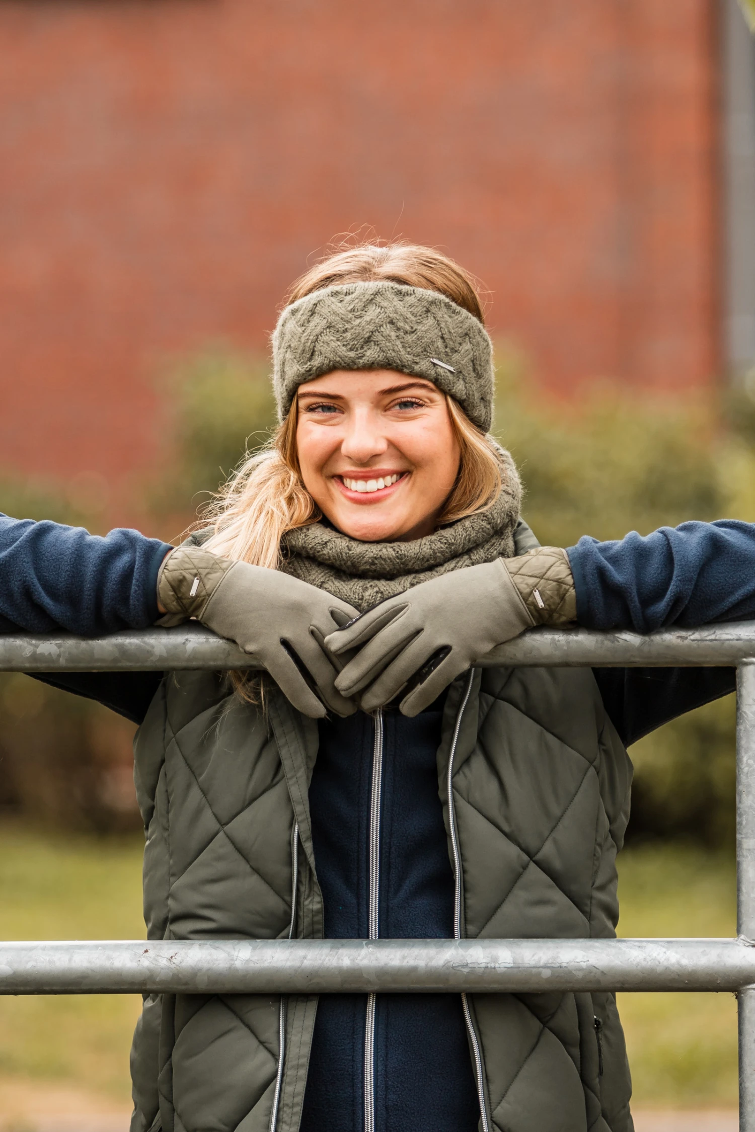 Horze Raya Stirnband In Zopfstrickmuster 2 Horze Raya Stirnband In Zopfstrickmuster – Bild 2