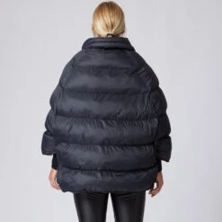 Horze Dora Damen Reitponcho -Horze Verkaufsgeschäft 33555 vdb 06