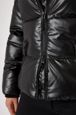 Horze Rianna Glänzende, Gefütterte Damen Reitjacke -Horze Verkaufsgeschäft 33638 BL 5