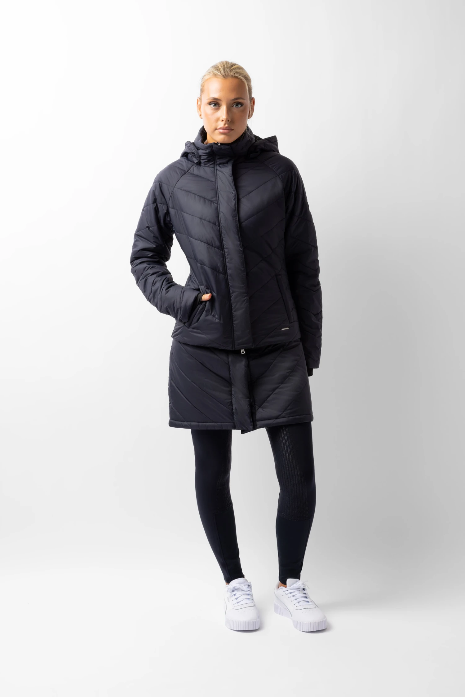 Horze Aurora Gefütterte Damen Parka Reitjacke Mit Abnehmbarem Rock 3 Horze Aurora Gefütterte Damen Parka Reitjacke Mit Abnehmbarem Rock – Bild 3