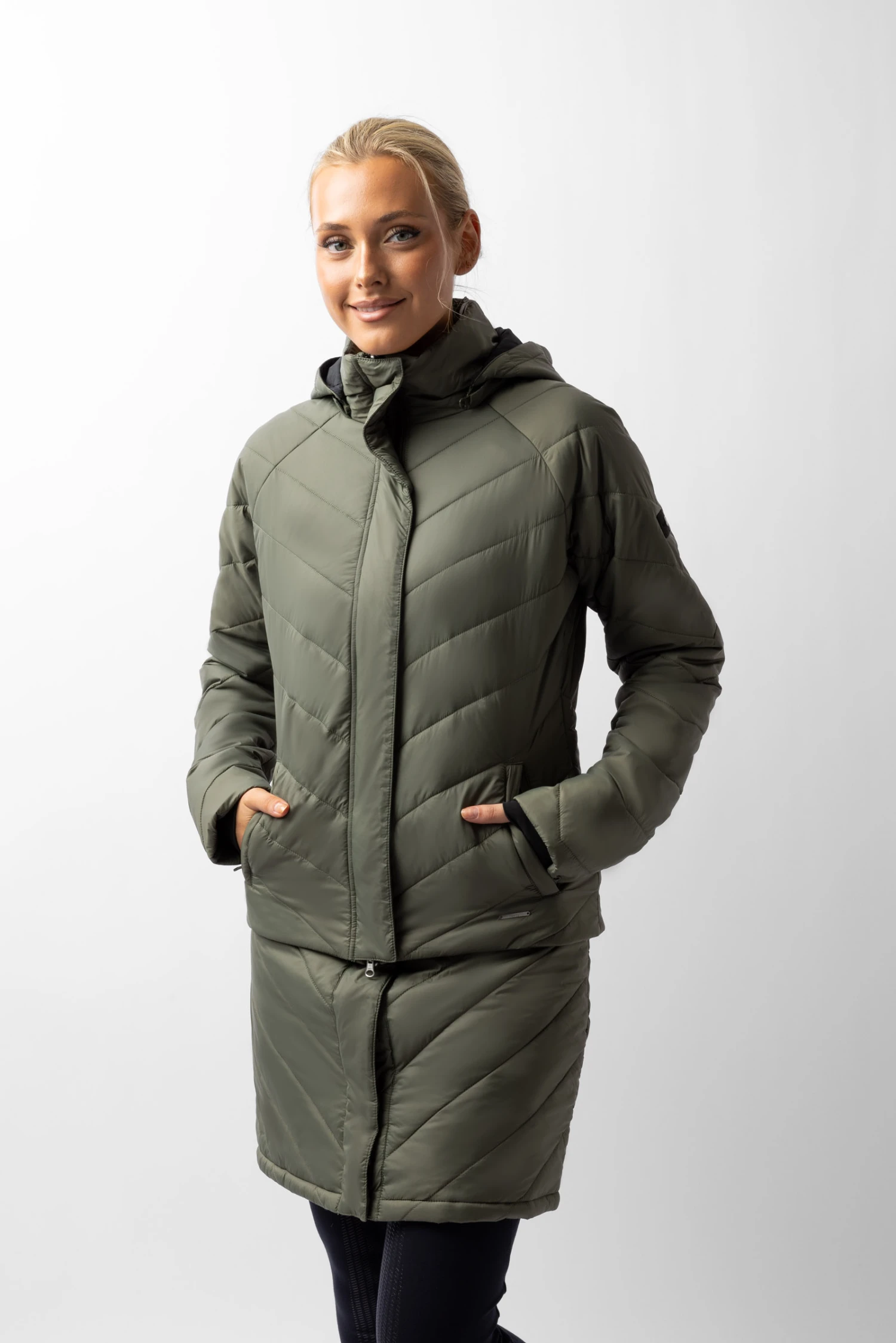 Horze Aurora Gefütterte Damen Parka Reitjacke Mit Abnehmbarem Rock 10 Horze Aurora Gefütterte Damen Parka Reitjacke Mit Abnehmbarem Rock – Bild 10