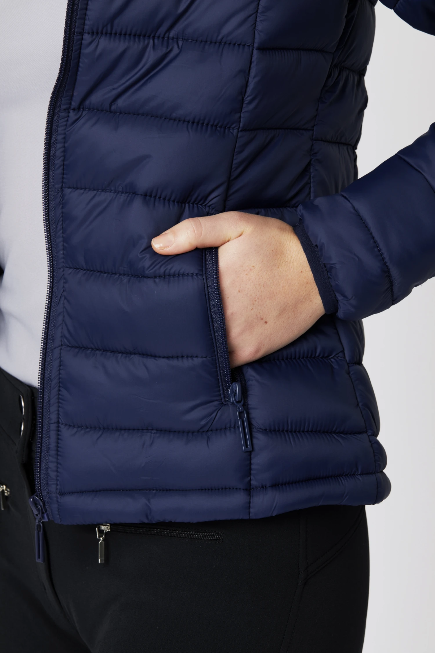 Horze Leicht Gefütterte Damen Reitjacke Mit Kapuze 16 Horze Leicht Gefütterte Damen Reitjacke Mit Kapuze – Bild 16